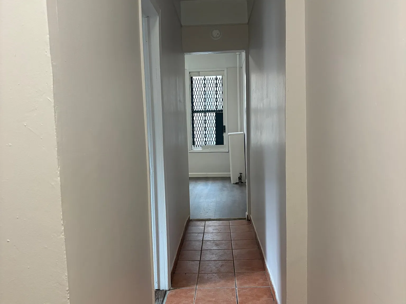 2 bed, 975 sqft, $2,597 — Photo 4