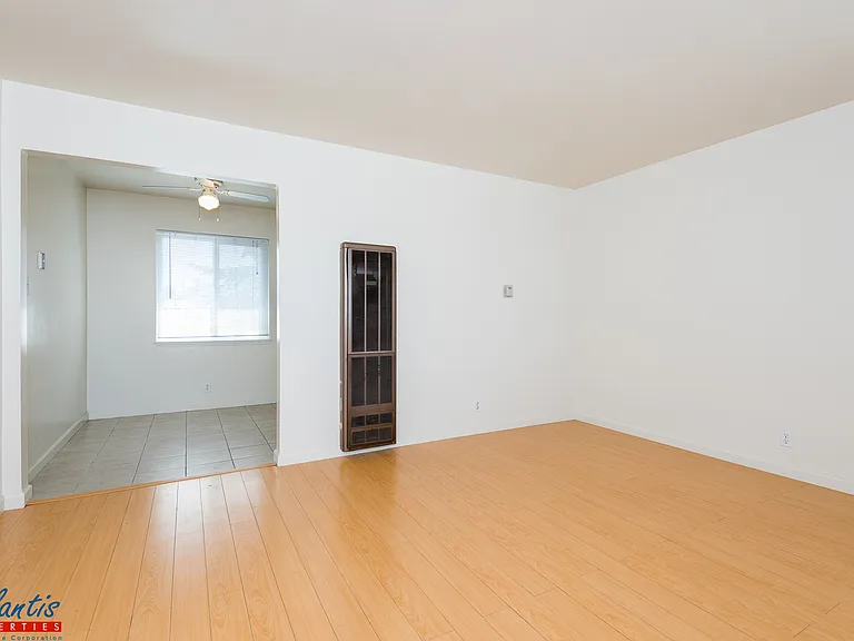 2386 Sutter Ave — Photo 3