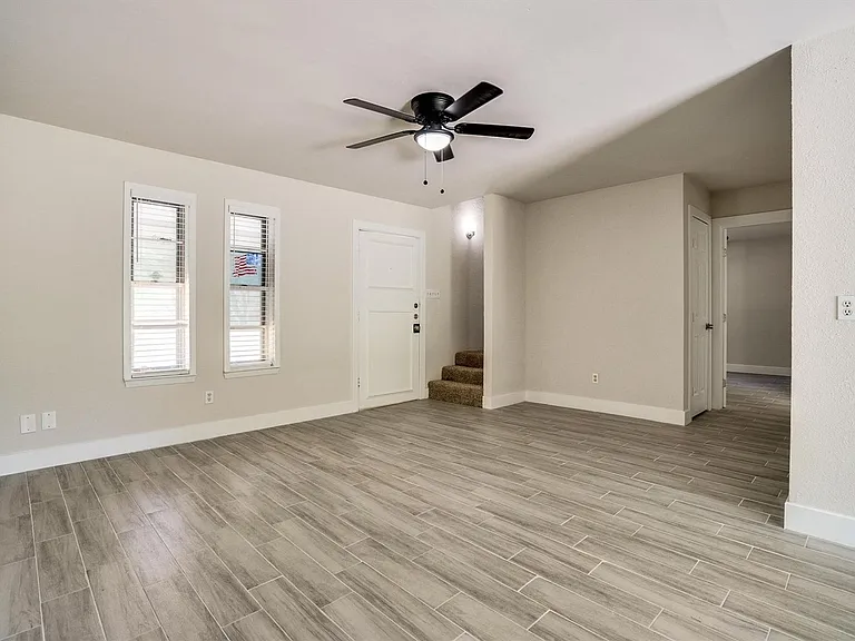 626 Arawe Cir W — Photo 16