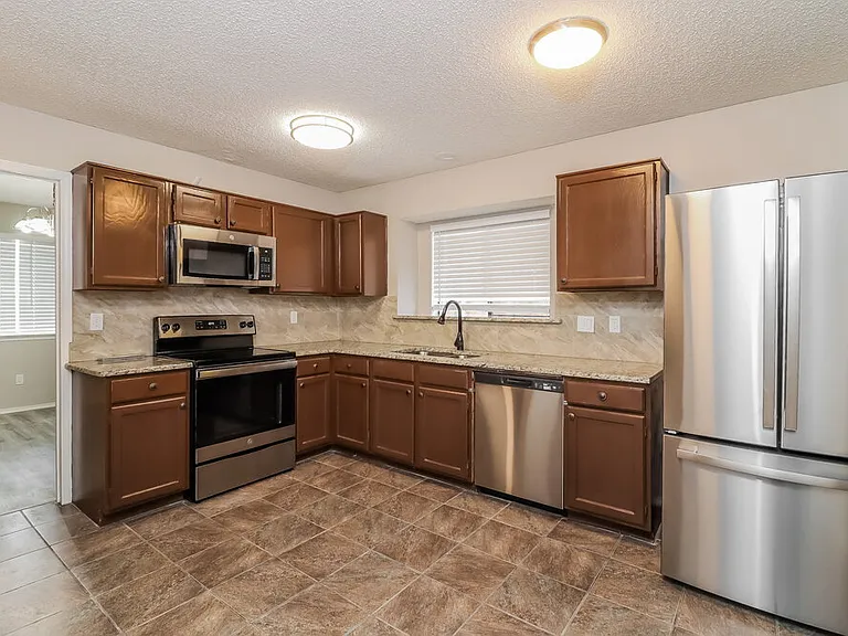 2301 Fall Ct — Photo 8