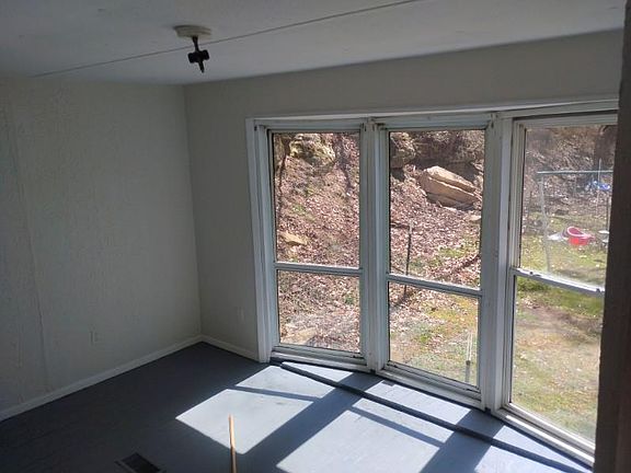 4th image of 662 Tivis Rdg