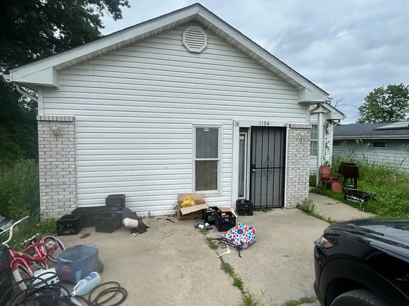 1104 N 41st St, East Saint Louis, IL 62204