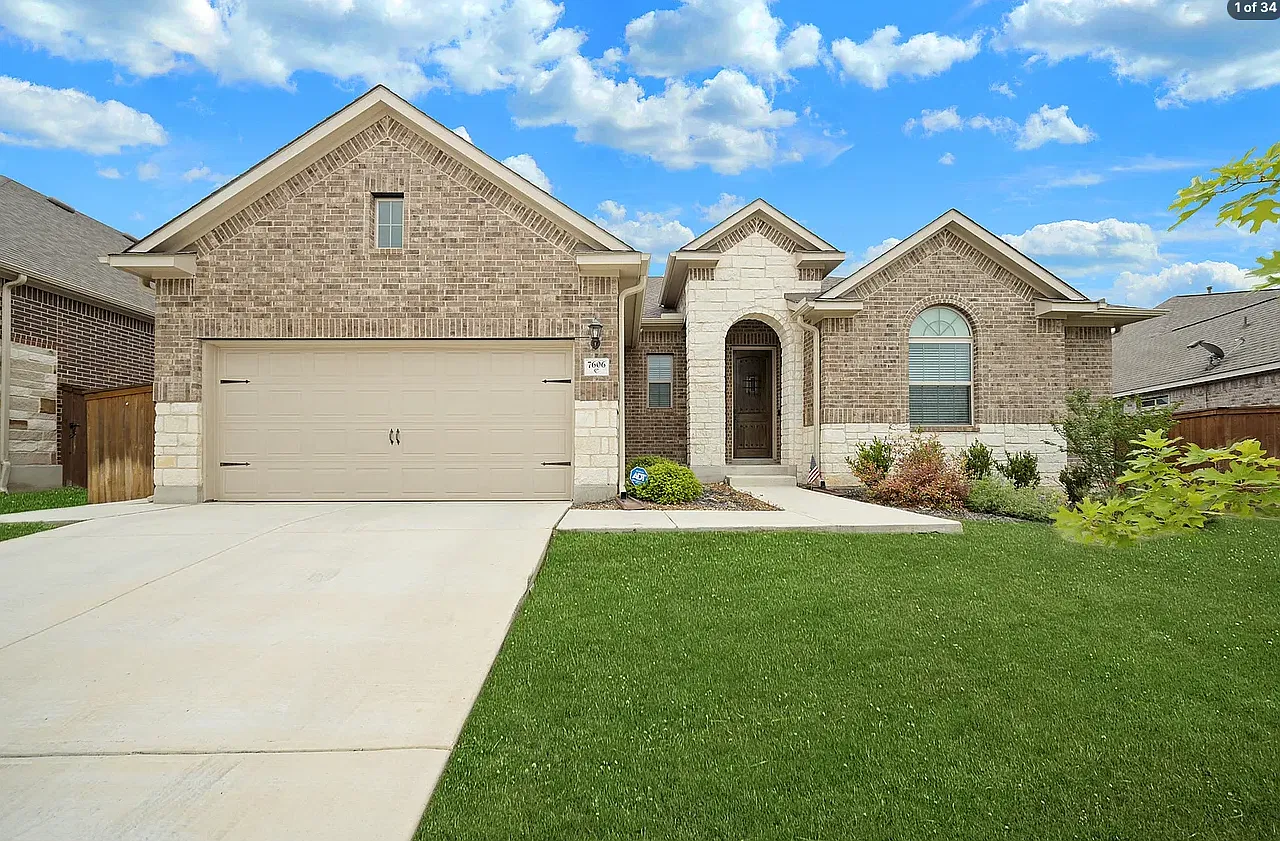 4 bed, 2522 sqft, $2,600 — Photo 1