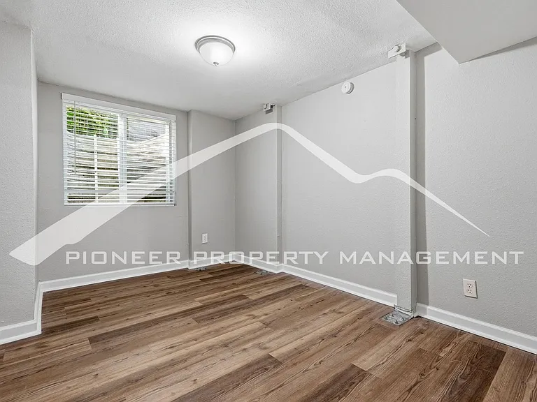 44 Julian St — Photo 20