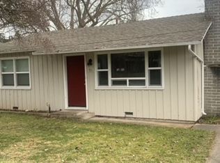 711 NE Savage St, Grants Pass, OR 97526