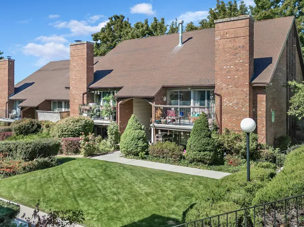 1225 E Cottonwood Hills Dr, Sandy, UT 84094