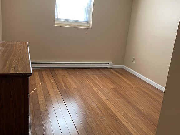 5th image of 1530 Douglas Ave #1