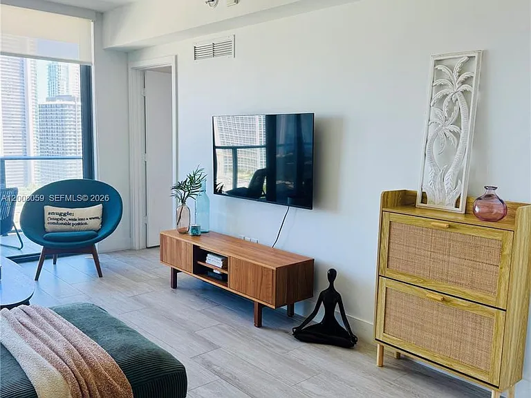 121 NE 34th St #2705 — Photo 3