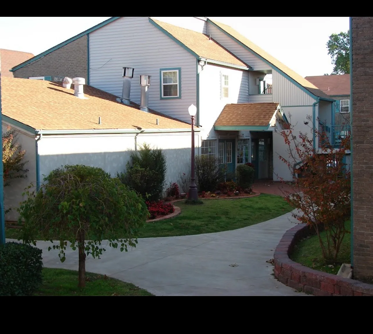 Briar Glen Apartments — Photo 2