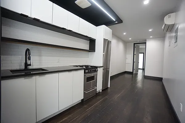 Rented by Rennit Inc. | media 27