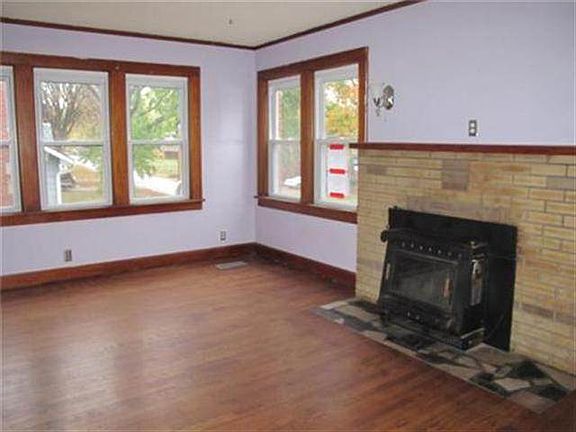 2nd image of 4642 Greeley Ave