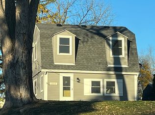 1819 Birchcrest Rd, Waterford, MI 48328