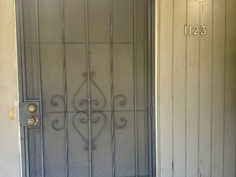 1123 Gravelia St — Photo 3