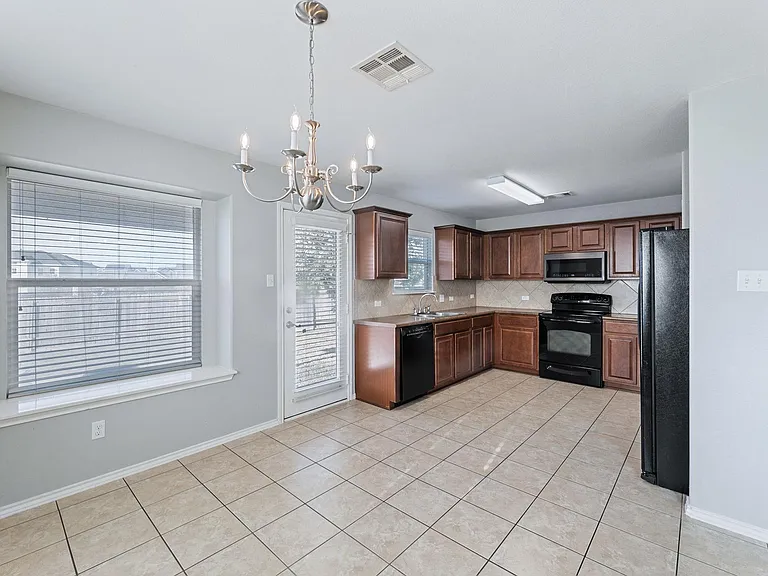 1205 Logan Dr — Photo 12