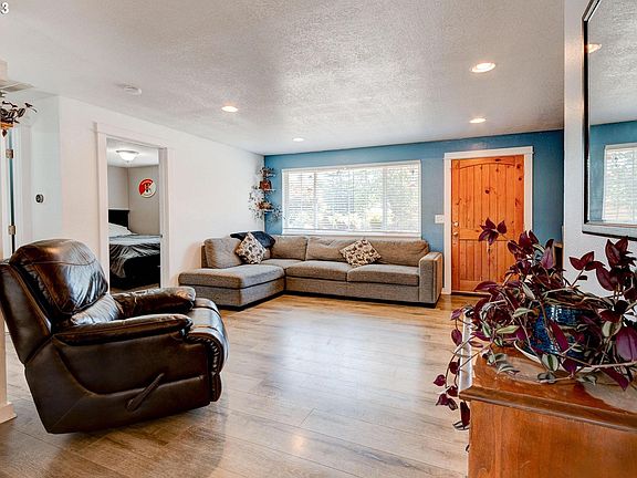 5th image of 602 N Hubbard Ave