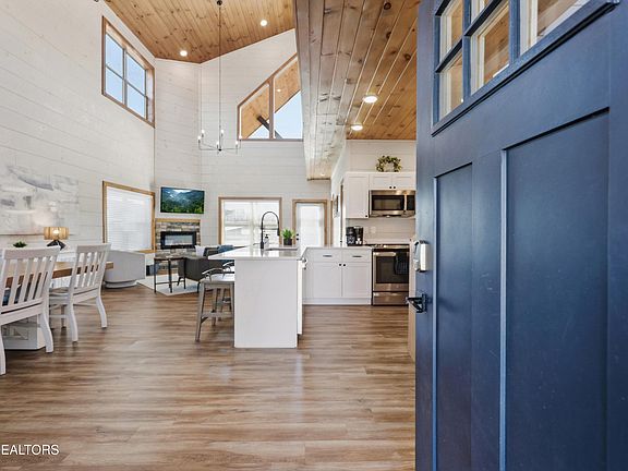 5th image of 2872 Sequoia Rd