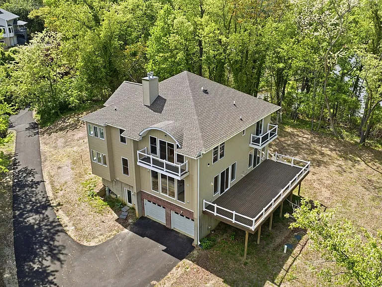5116 Shore Dr — Photo 8