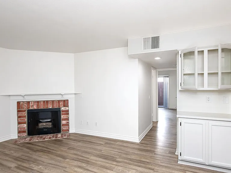 620 West Wilson — Photo 11