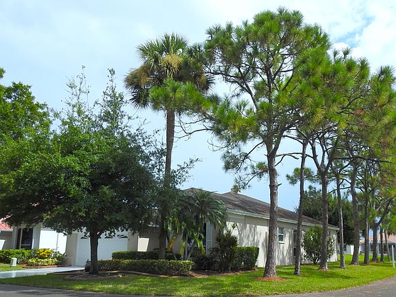 3rd image of 625 Venetto Court