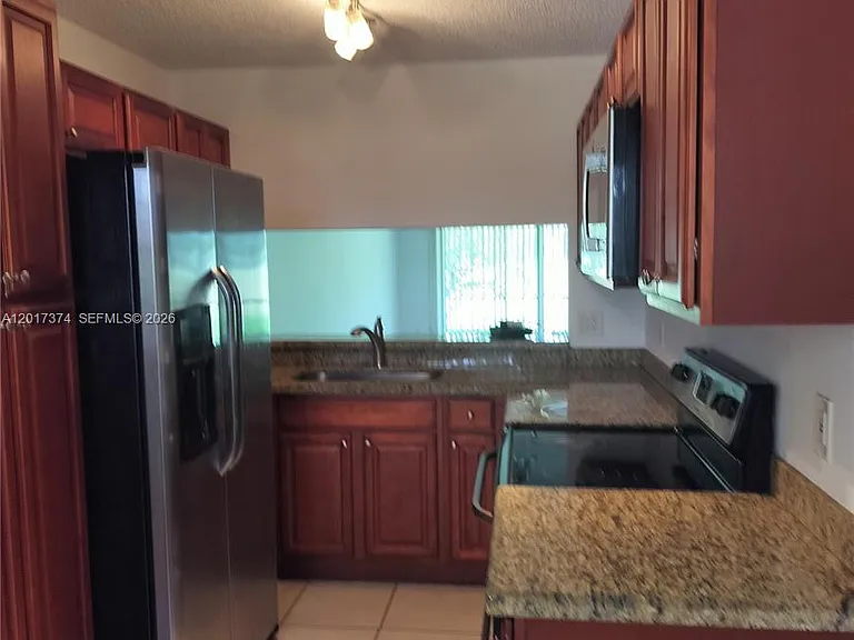 1001 Keystone Dr #F — Photo 2
