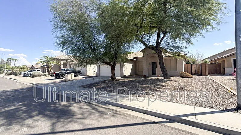 4 bed, 2.0 bath, 2166 sqft, $2,695 — Photo 1