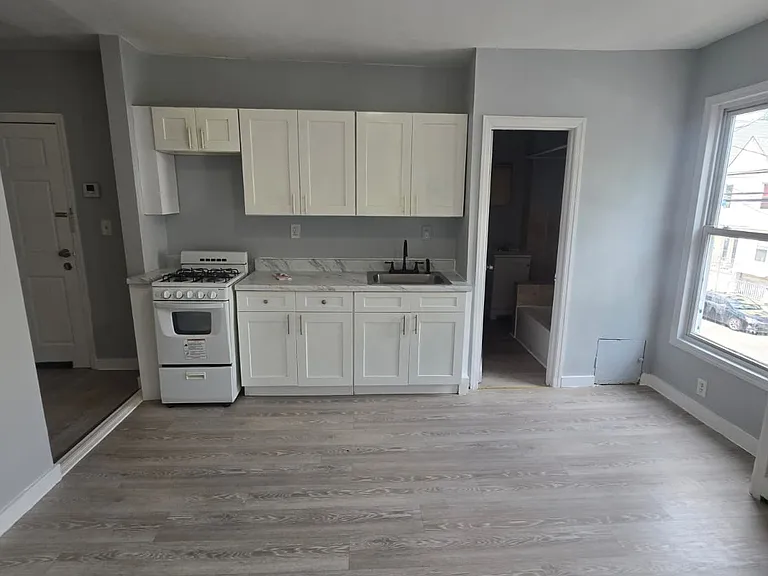 198 Parker St #2A — Photo 1