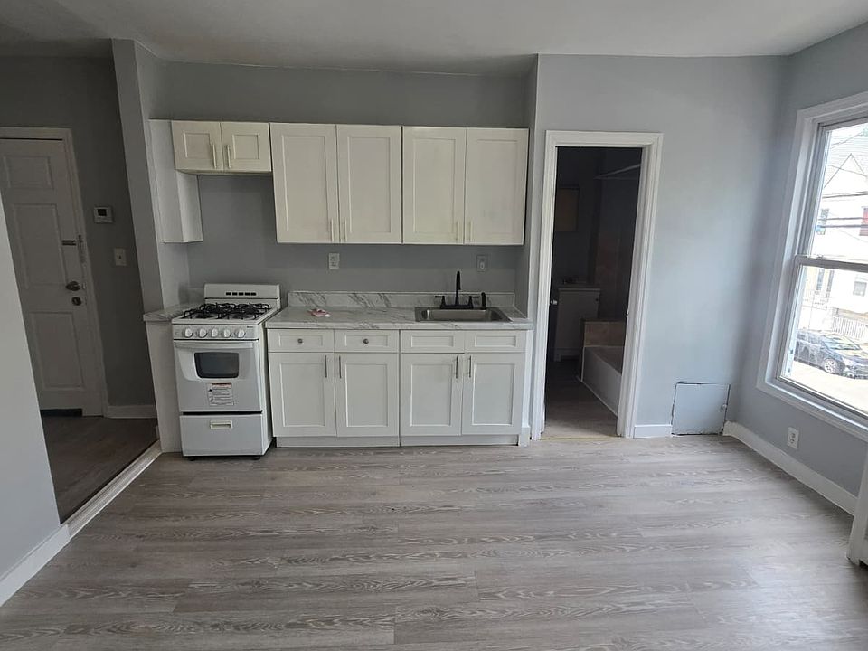 1st image of 198 Parker St #2A