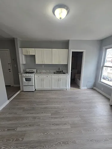198 Parker St Photo 1