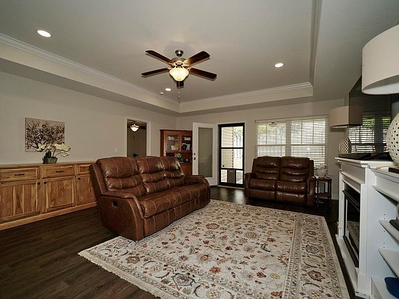 5th image of 567 Brooke Hampton Dr