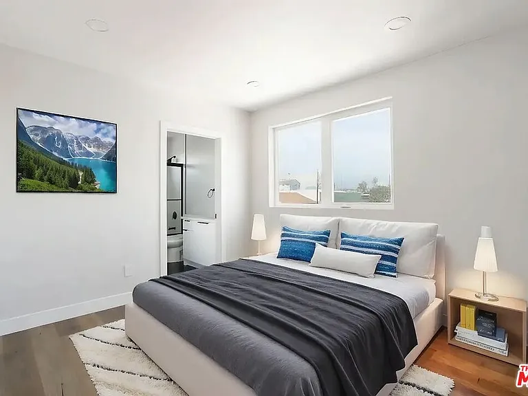 1726 Menlo Ave #3/4 — Photo 2