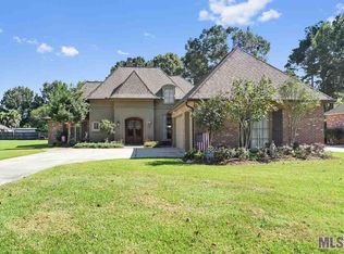 9365 Round Oak Dr, Baton Rouge, LA 70817