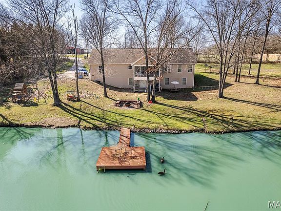 3rd image of 521 Charles Henry Ln
