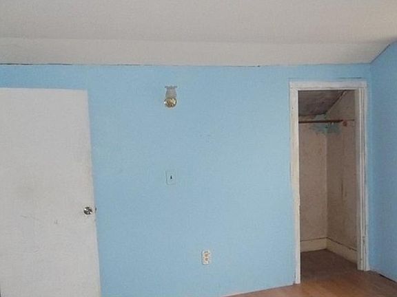 3rd image of 808 S Warner St
