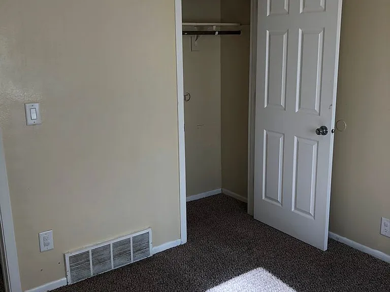 4013 Westover Rd SE — Photo 3