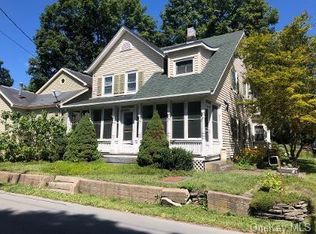 22 Peenpack Trl, Huguenot, NY