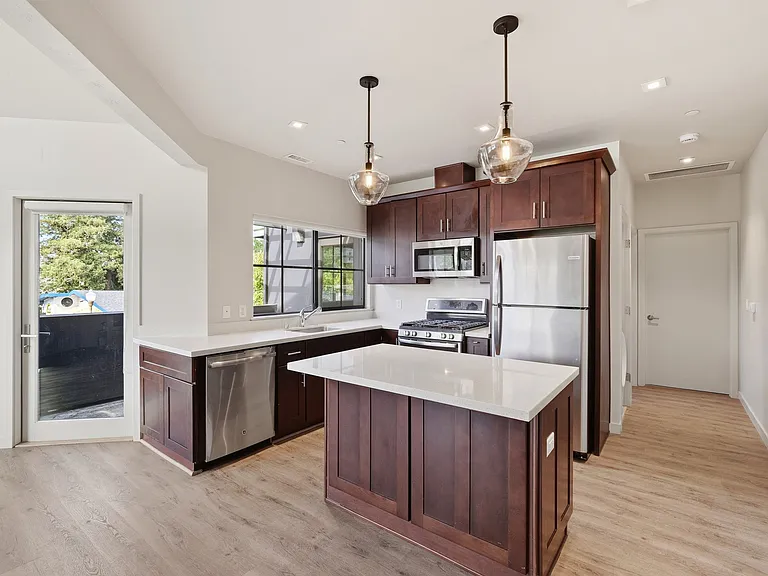 Upscale Westside Living! Spacious 2BD/2BA Above Copal Restaurant — Photo 20