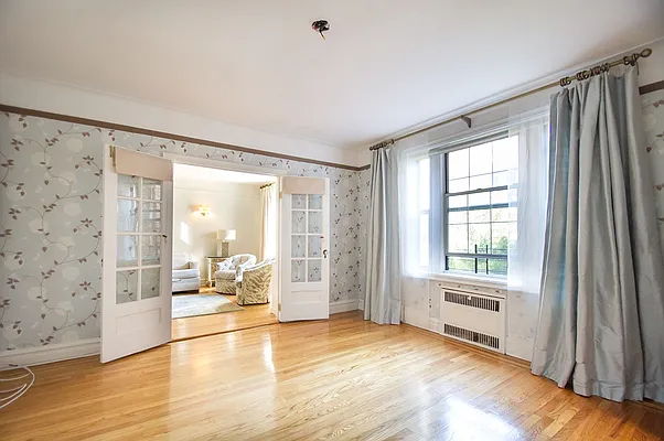 Rented by Rhona Realty | media 27