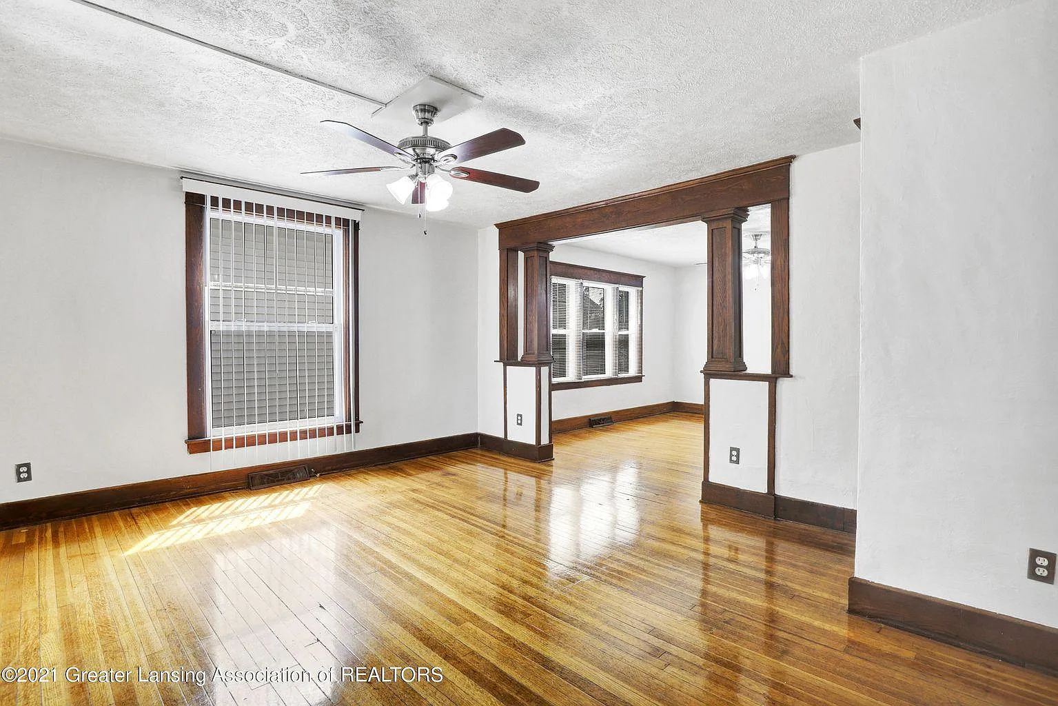 3 bed, 1.5 bath, 1370 sqft, $2,000 — Photo 4