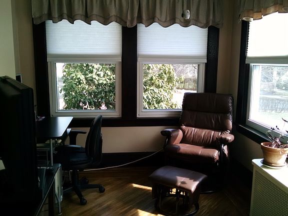 5th image of 10 Helen Ave