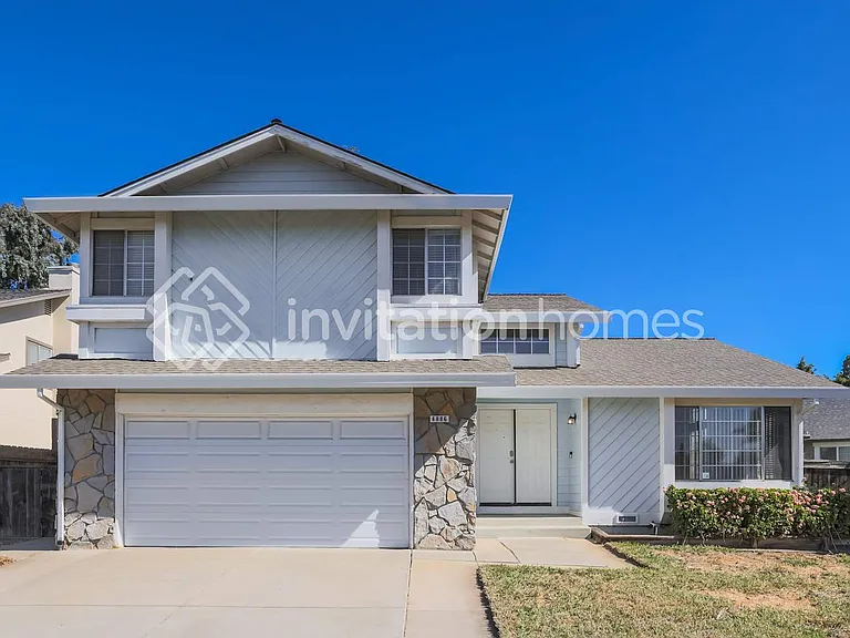 4886 Birkdale Cir — Photo 1