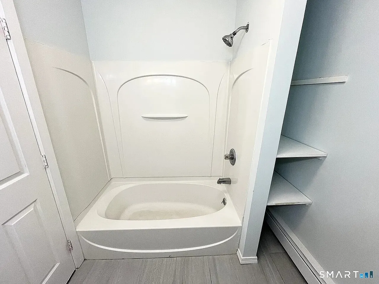 2 bed, 1000 sqft, $1,850 — Photo 4