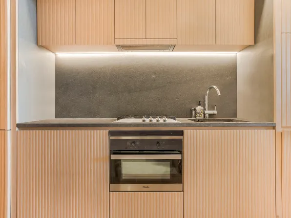 565 Broome Street S8B image 3 of 31