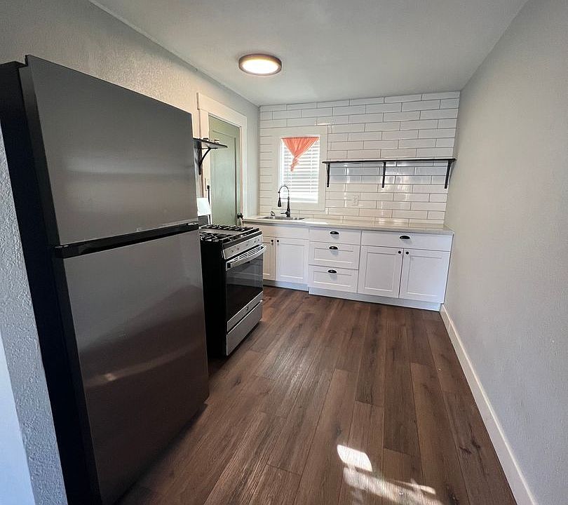 2nd image of 2001 Biehn St #4