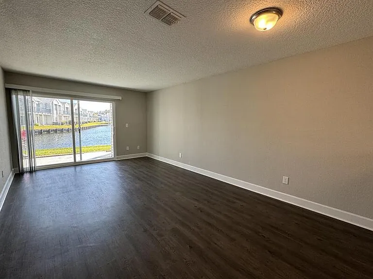 2536 Woodgate Blvd #1-103 — Photo 9