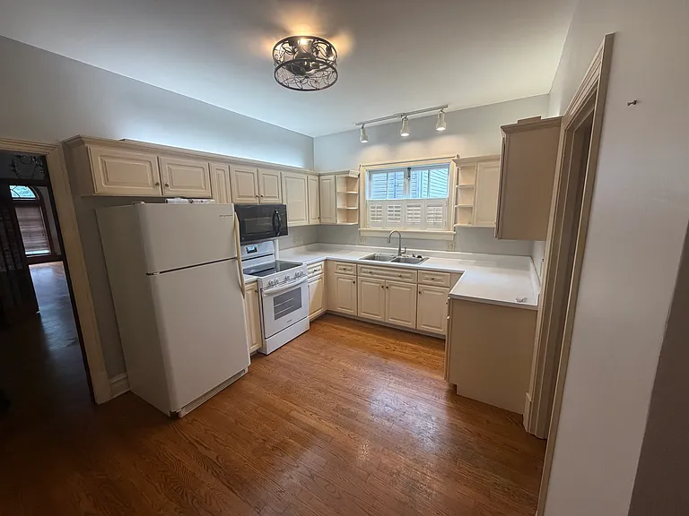 1610 Montgomery Ave #2 — Photo 6