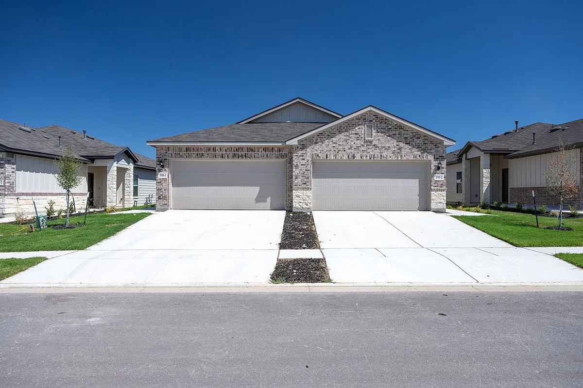 Building Photo - 5510 Cibolo Pass #1