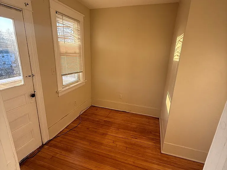 137 Washington St — Photo 10