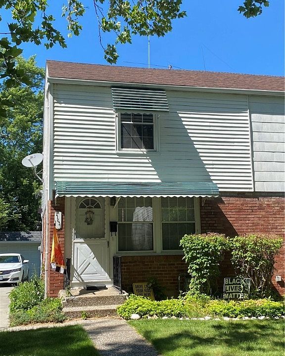 1st image of 21651 Crystal Ave
