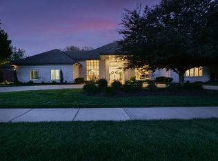 506 S Oaks Dr, Springfield, MO 65809