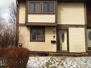 920 Hampton Ridge Dr, Akron, OH 44313